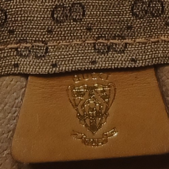 Gucci monogram clutch EUC - Picture 9 of 14